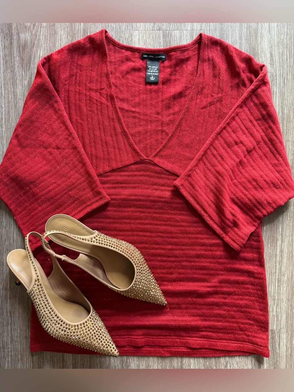 New York & Company Vibrant Metallic Red V-Neck Short Sleeve Knit Top